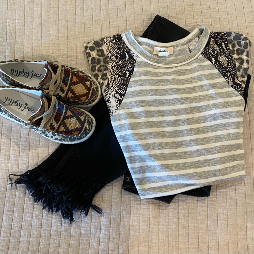 Cute!! Lovely J Leopard Snakeskin Top